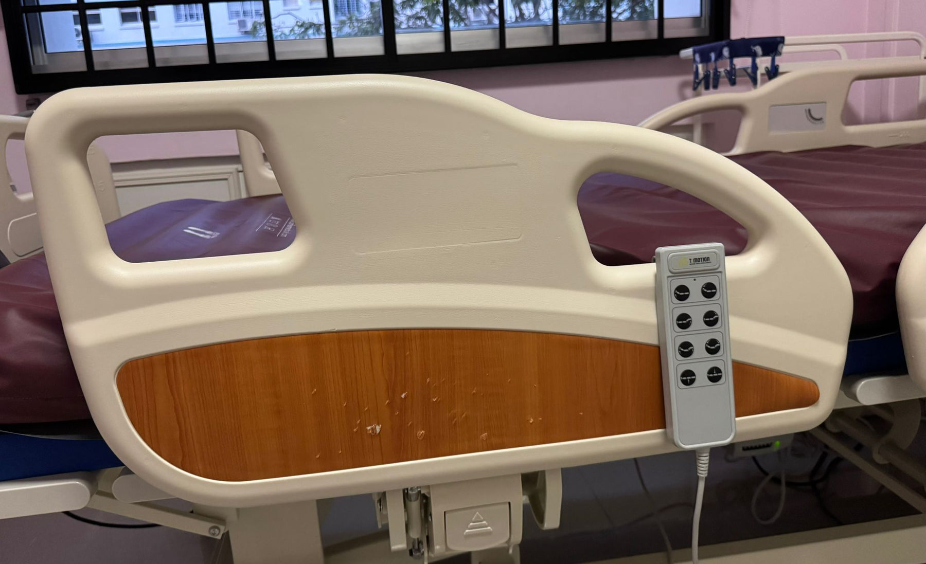 Second Hand Electric Hospital Bed & Air Mattress (PLS SEE DESCRIPTION)