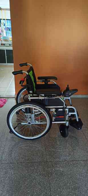 Second Hand Cruz Motorised Wheelchair (PLS SEE DESCRIPTION)