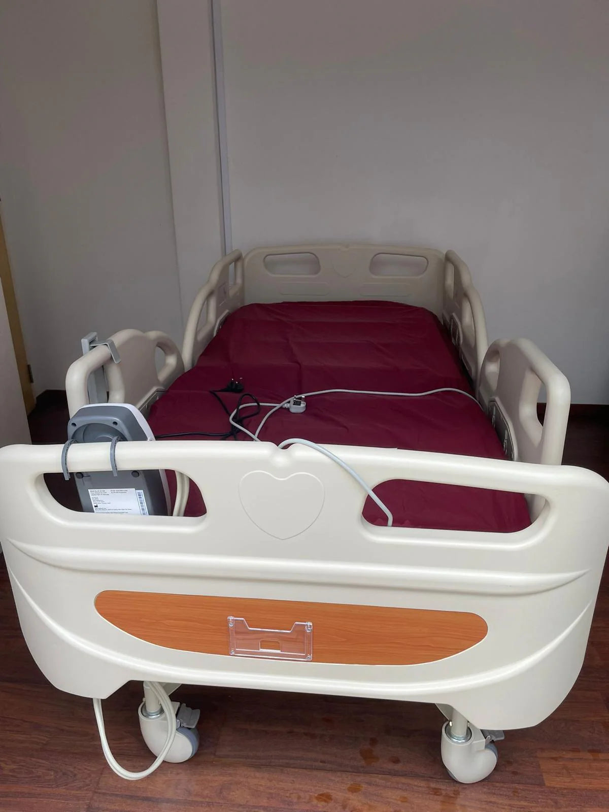 Second Hand Electric Hospital Bed & Air Mattress (PLS SEE DESCRIPTION)