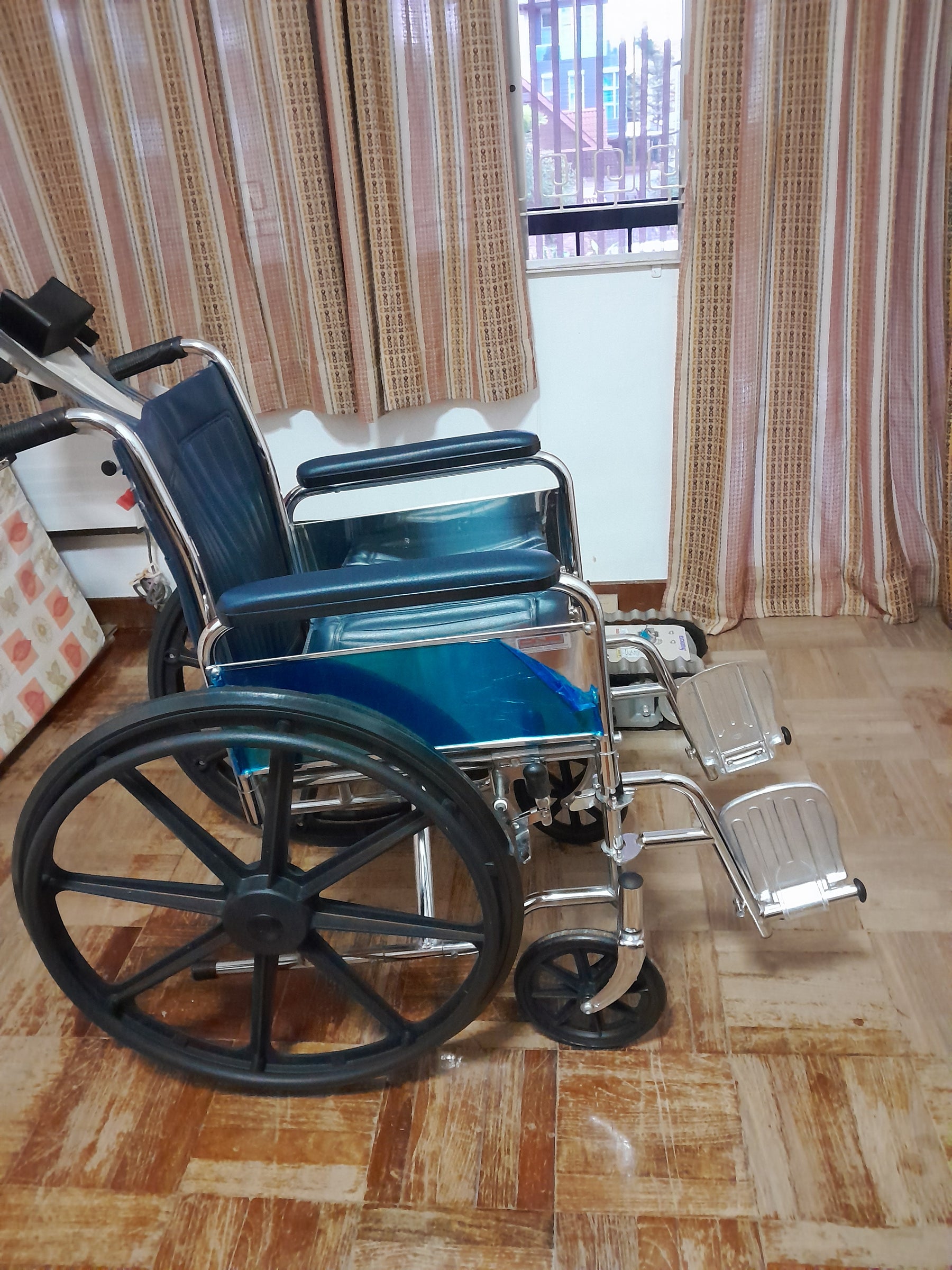 Second Hand Sunwa Stairclimber & Chrome Wheelchair 16" (PLS SEE DESCRIPTION)