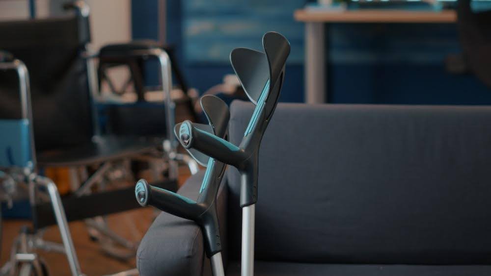 Should I Use a Wheelchair or Crutches?