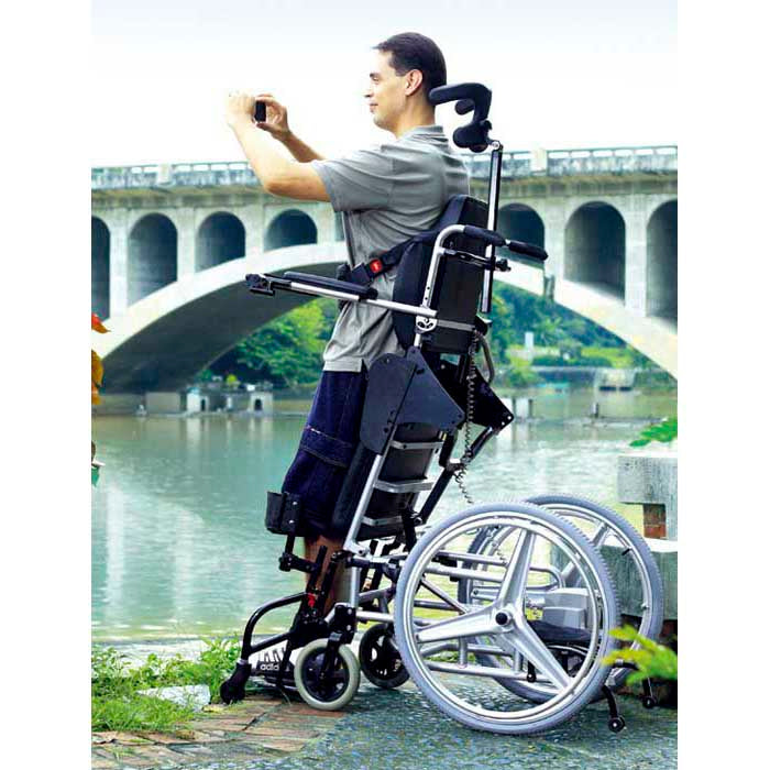Hero4 Hand-Operated Standing Wheelchair standing